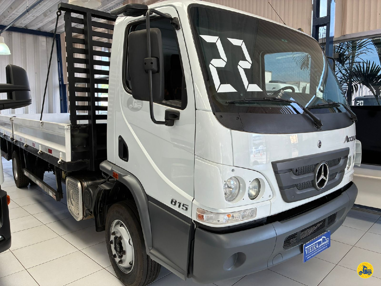 CAMINHAO MERCEDES-BENZ MB 815 Carga Seca 3/4 4x2 Vieira Caminhões CURITIBA PARANÁ PR